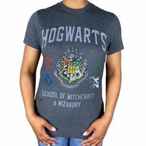 NWT Harry Potter Hogwarts Shirt Small